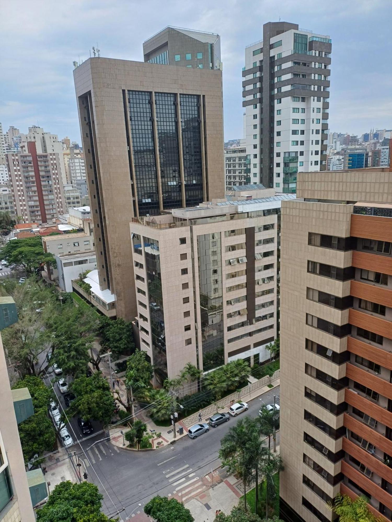 Volpi Residence Na Savassi - Sinta-Se Em Casa! 贝洛哈里桑塔 外观 照片